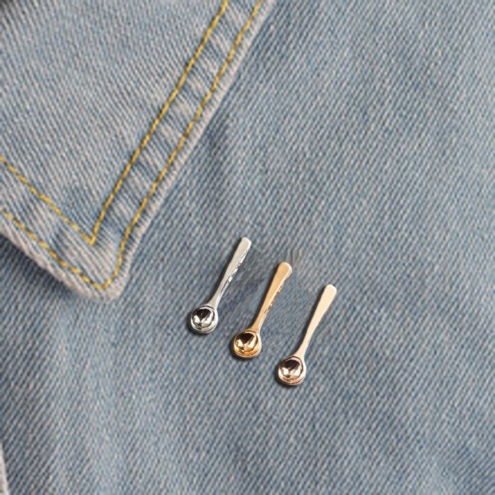 Vintage Collectible Spoons - おしゃれでかわいいデザインのスプーン型ブローチ。小さくてクリエイティブな金属製のコーヒースプーン。襟に付けるピンバッジ。ヴィンテージ風のコレクションアイテム。バックパックにも。