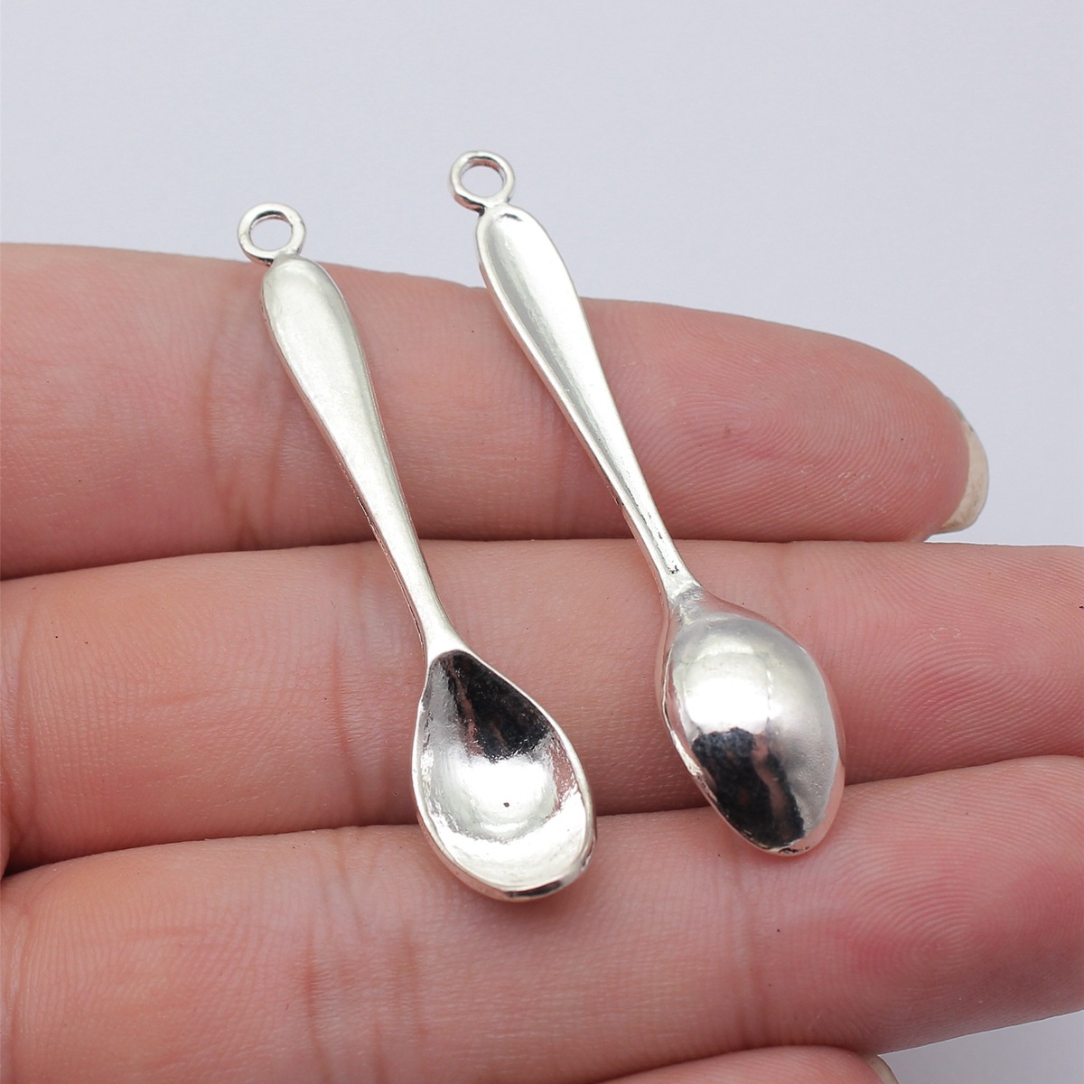 WYSIWYG 10個入り 54x11mm 5色 スプーンチ - Vintage Collectible Spoons のレビューと価格